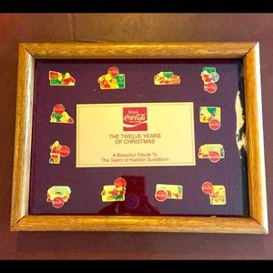 Coca-Cola pin set: Twelve years of Christmas